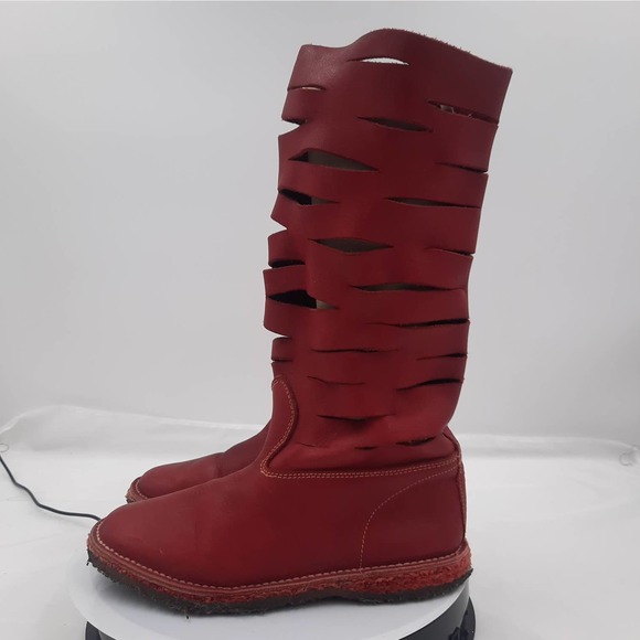 Trans-Parents Leather gum sole boots with decorative slices through upper - Picture 2 of 9